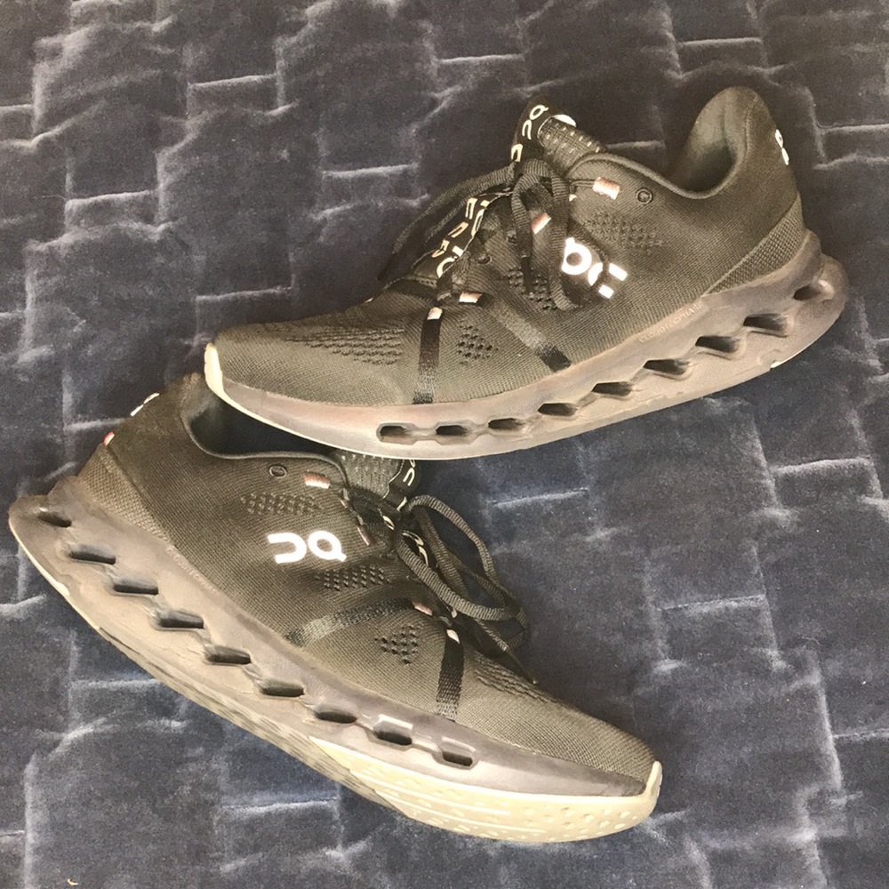 On Cloud Runners Black mens 9